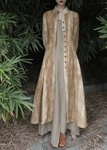 Well Tailored Coat with a Graceful Silhouette