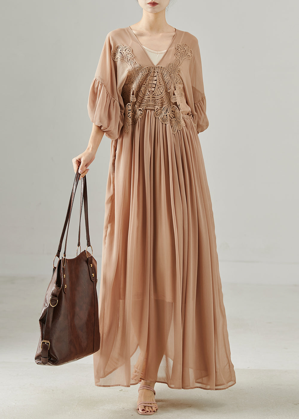 Well Tailored Dress with a Graceful Silhouette