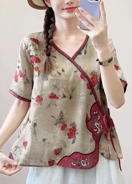 Effortlessly Elegant Top with a Timeless Design