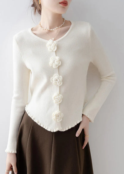 Effortlessly Elegant Sweater with a Timeless Design