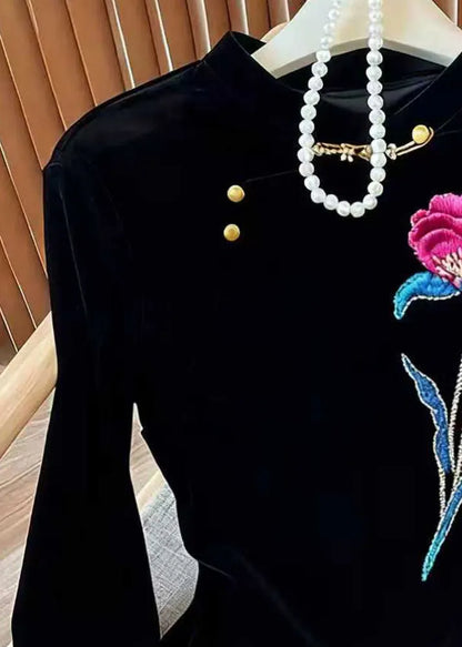 Beautifully Crafted Blouse in a Classic Style