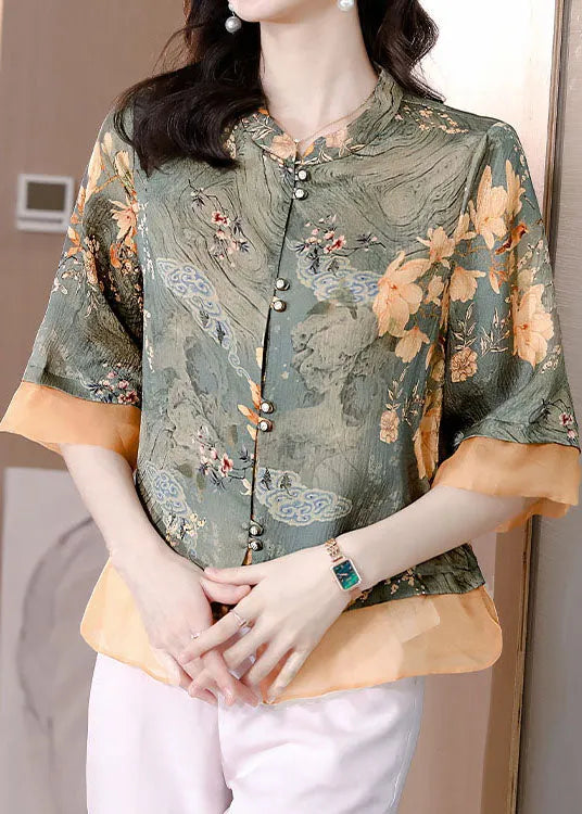 Classic Vintage Top with a Flattering Fit