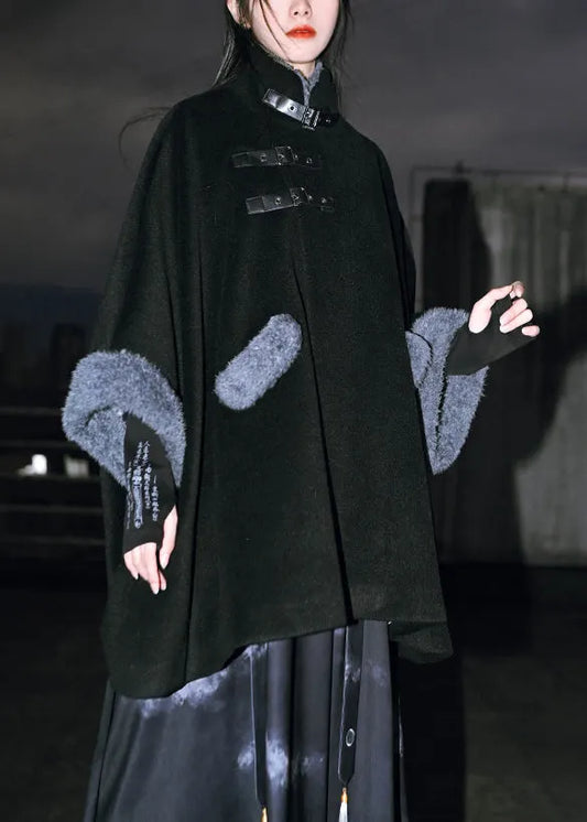 Well Tailored Coat with a Graceful Silhouette