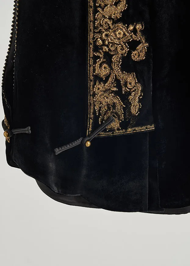 Beautifully Finished Garment in a Timeless Design