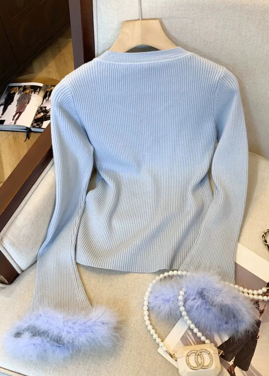 Well Tailored Sweater with a Graceful Silhouette