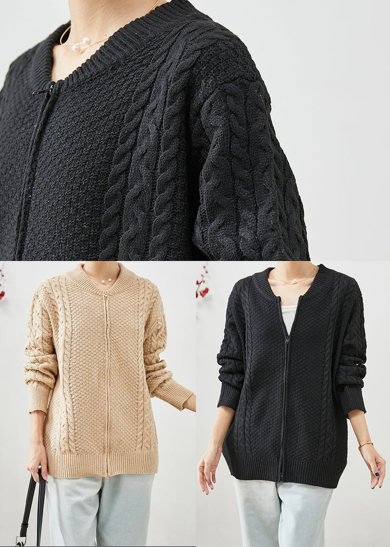 Well Tailored Coat with a Graceful Silhouette