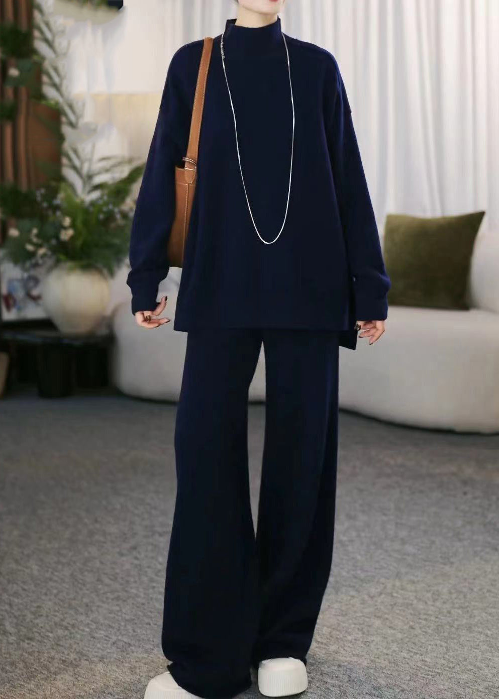 Well Tailored Sweater with a Graceful Silhouette