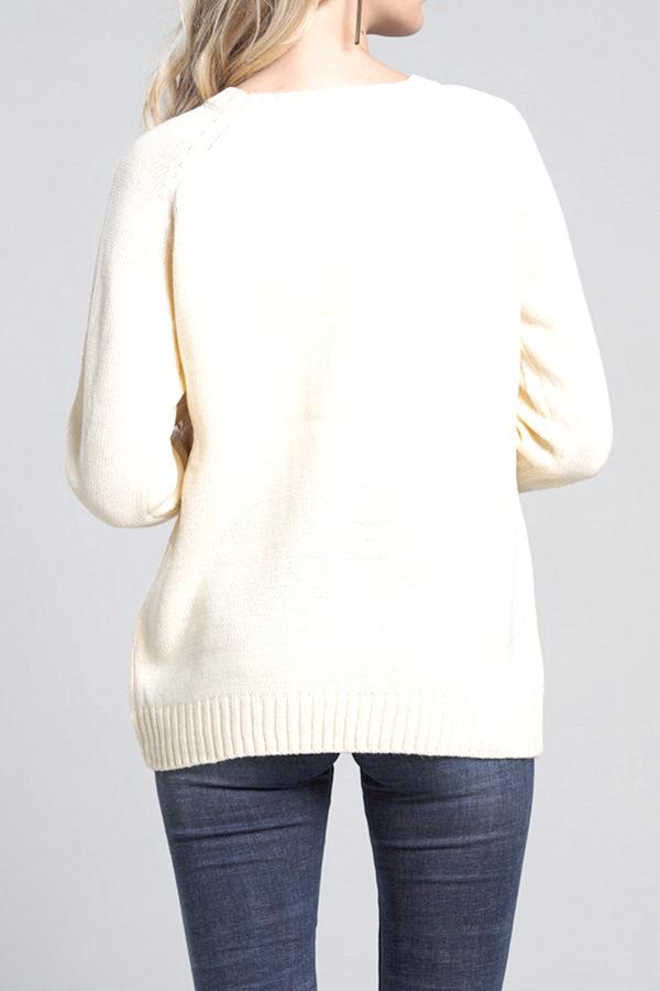 Effortlessly Elegant Sweater with a Timeless Design