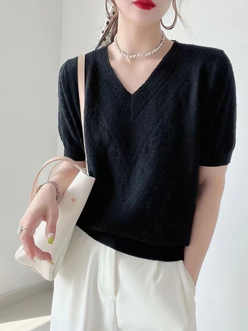 Classic Vintage Sweater with a Flattering Fit