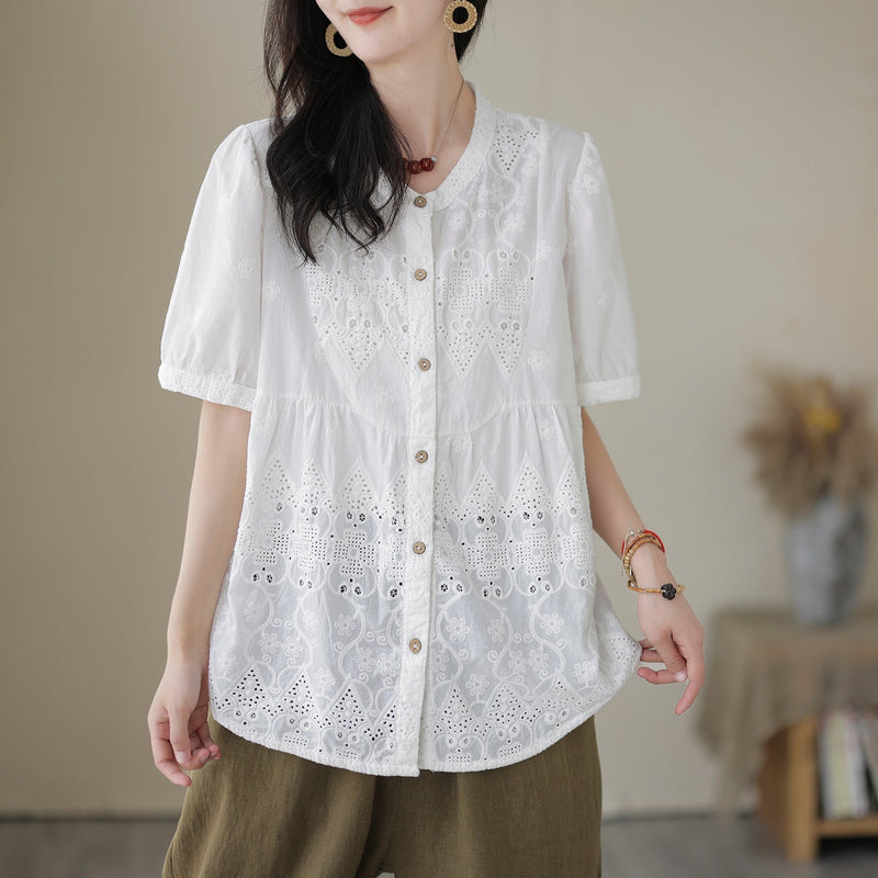 Effortlessly Elegant T-Shirt with a Timeless Design