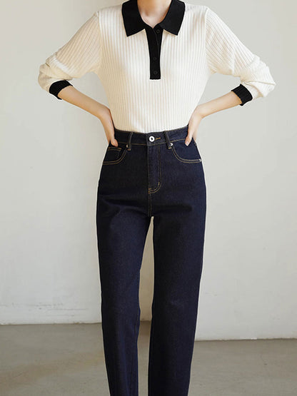 Classic Vintage Sweater with a Flattering Fit