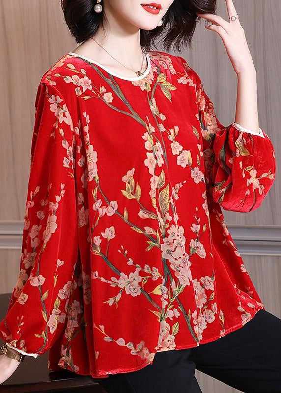 Effortlessly Elegant Top with a Timeless Design
