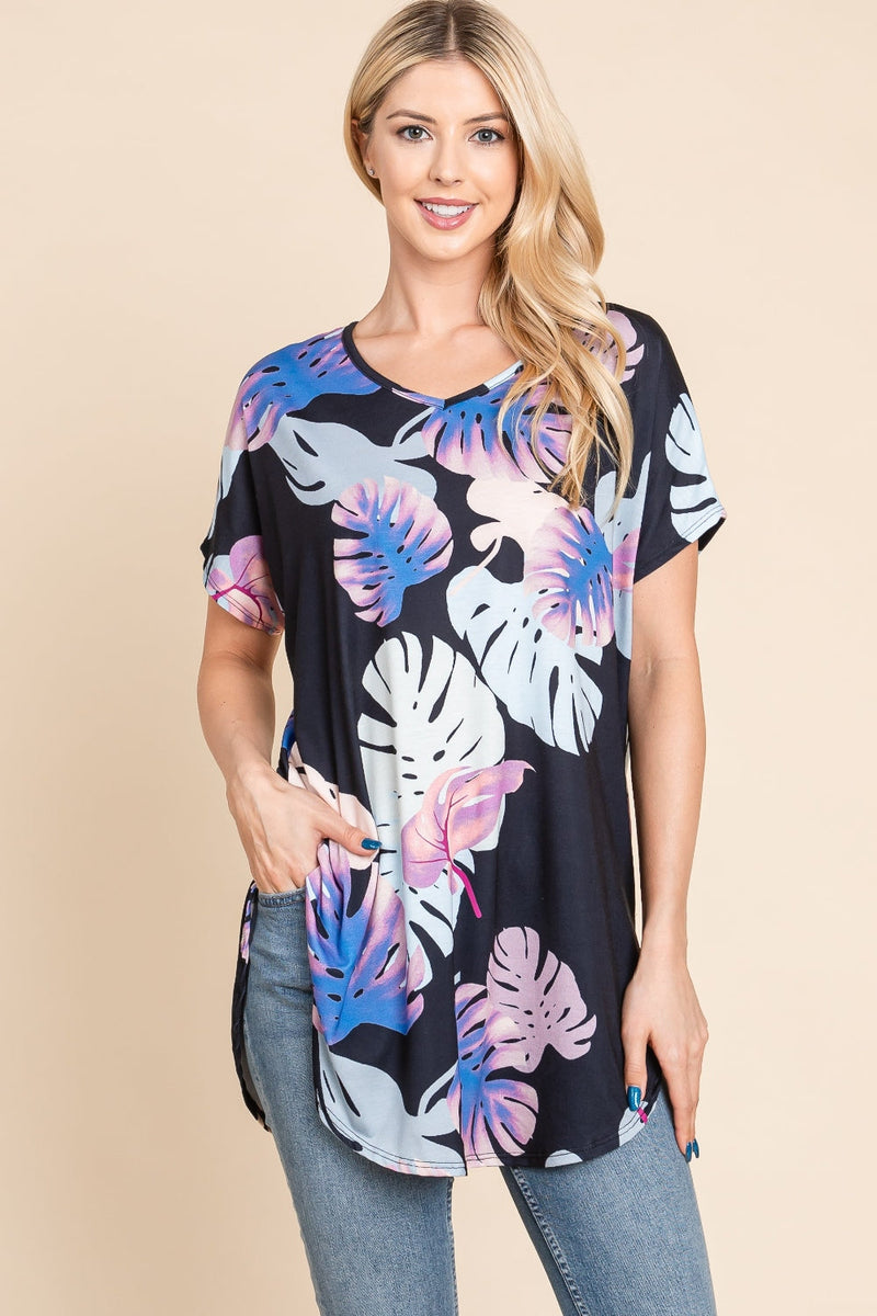 Effortlessly Elegant T-Shirt with a Timeless Design