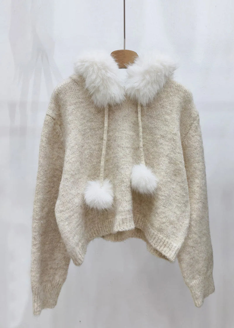 Well Tailored Sweater with a Graceful Silhouette