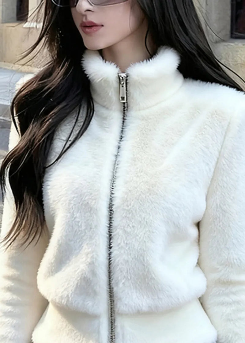 Beautifully Finished Coat in a Timeless Design
