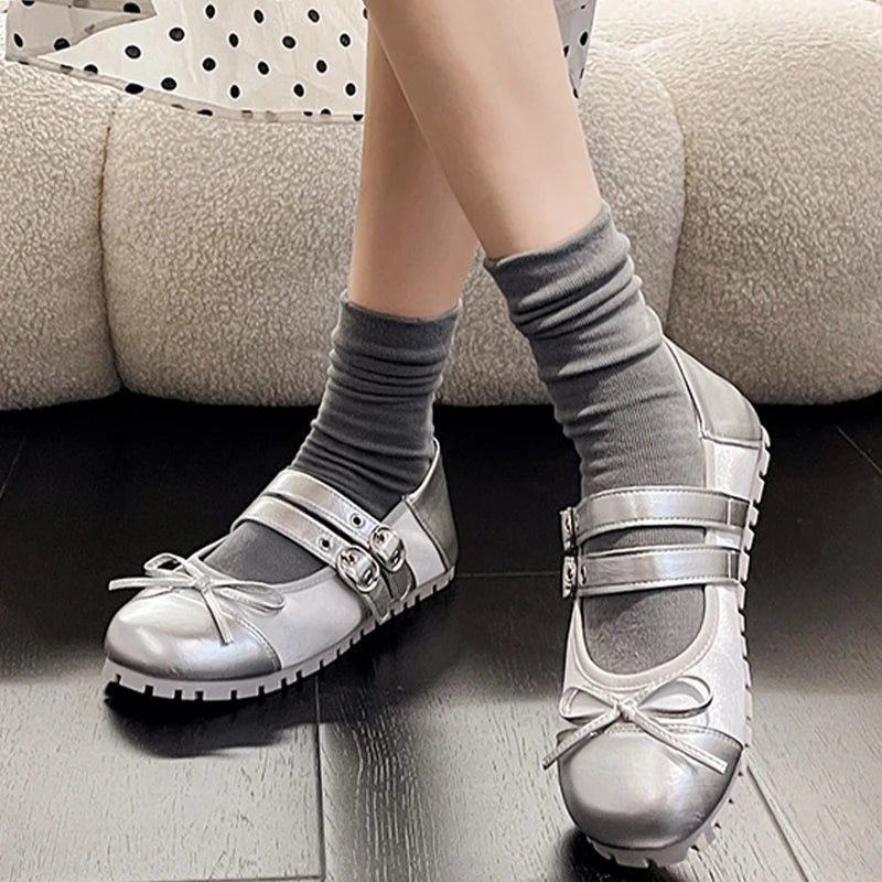 Graceful Orthopedic Sandals for Modern Look
