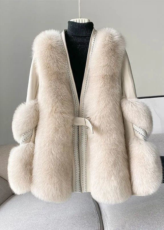 Well Tailored Coat with a Graceful Silhouette