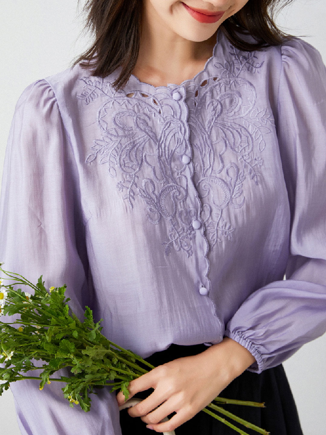 Well Tailored Shirt with a Graceful Silhouette