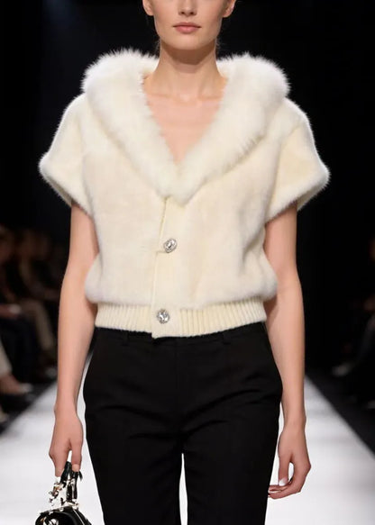 Well Tailored Coat with a Graceful Silhouette