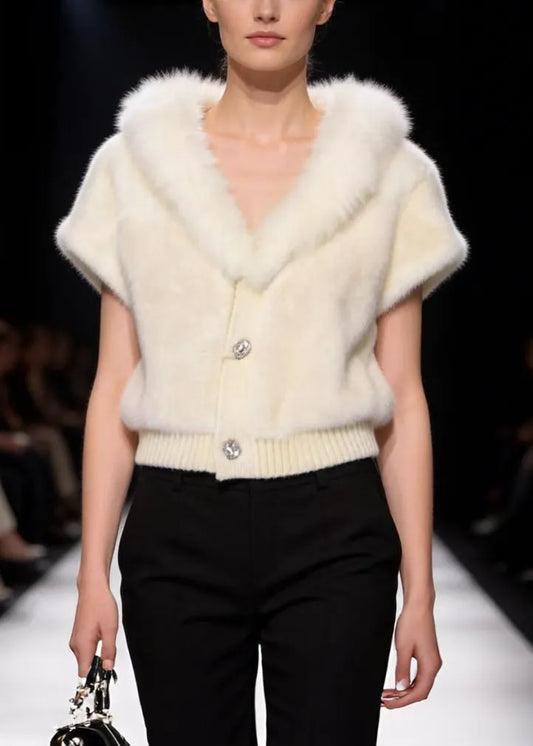 Well Tailored Coat with a Graceful Silhouette