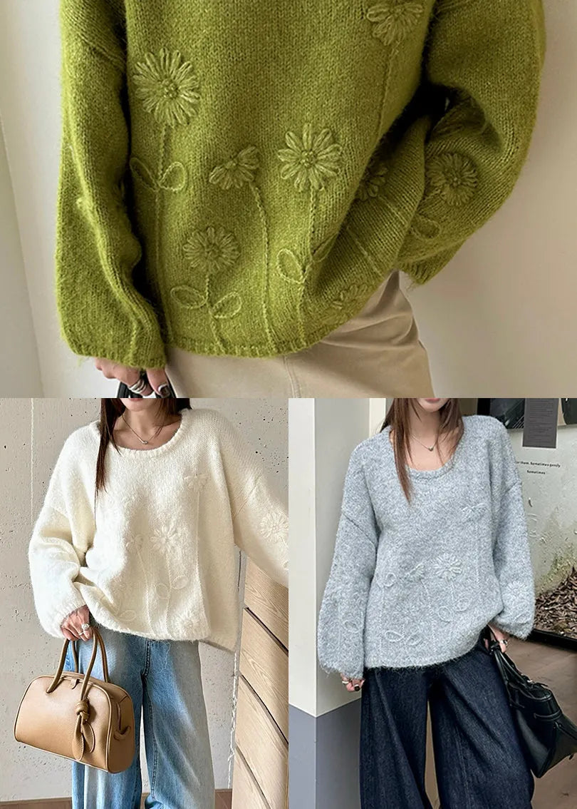 Classic Vintage Sweater with a Flattering Fit