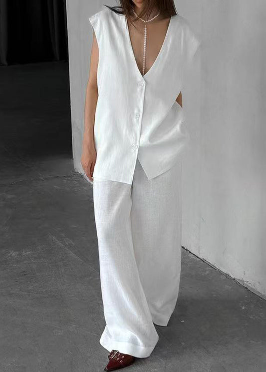 Well Tailored Pants with a Graceful Silhouette