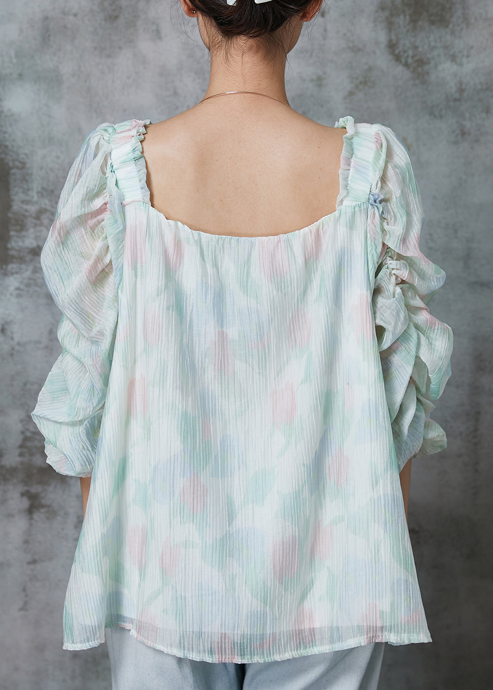 Well Tailored Blouse with a Graceful Silhouette