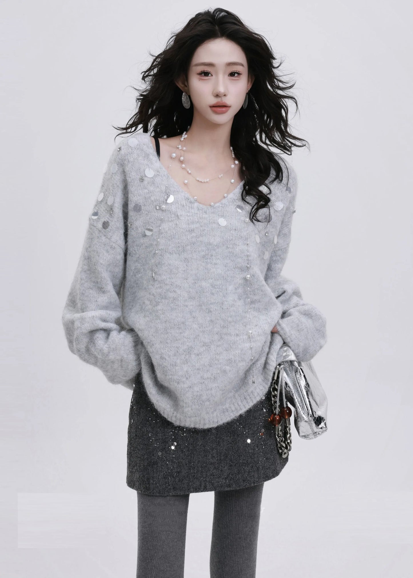 Well Tailored Sweater with a Graceful Silhouette