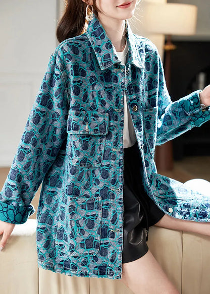 Classic Vintage Shirt with a Flattering Fit