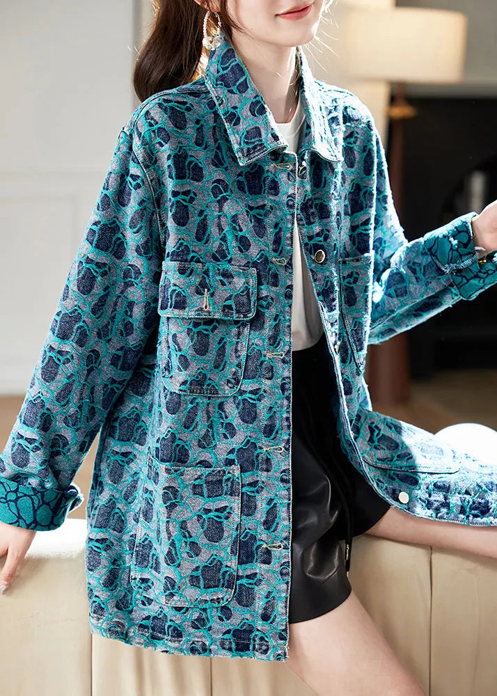 Classic Vintage Shirt with a Flattering Fit