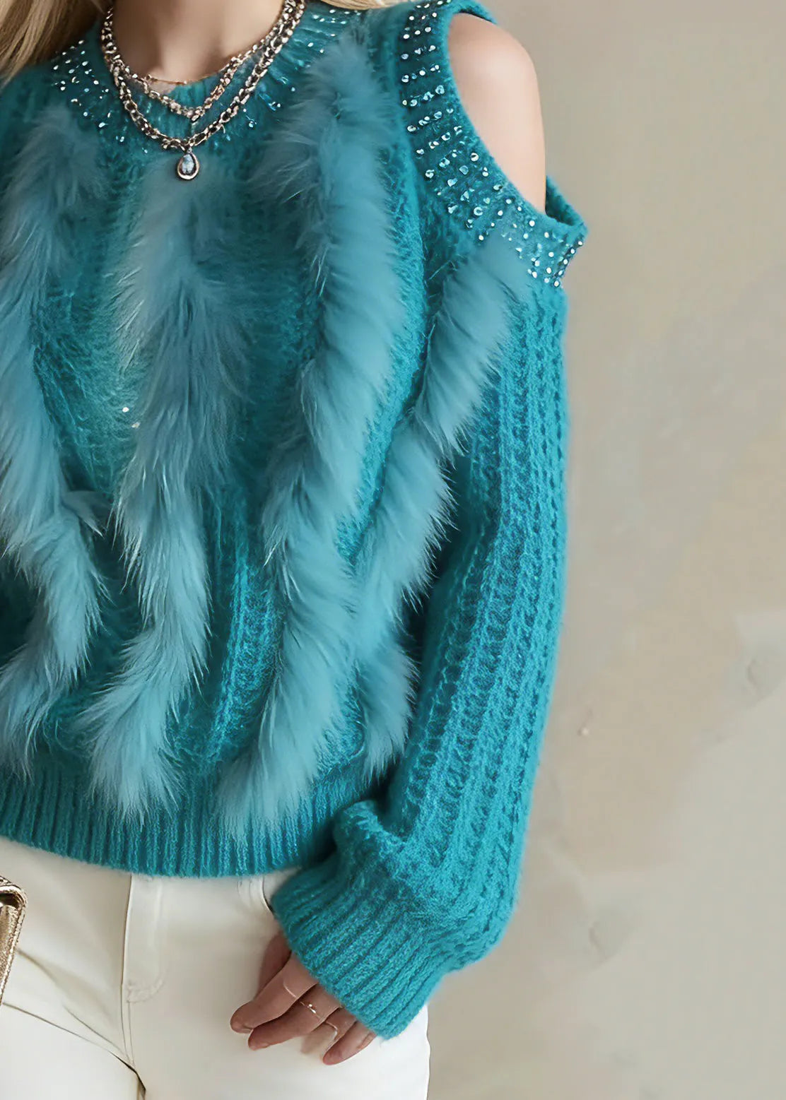 Well Tailored Sweater with a Graceful Silhouette