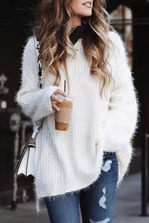 Well Tailored Sweater with a Graceful Silhouette