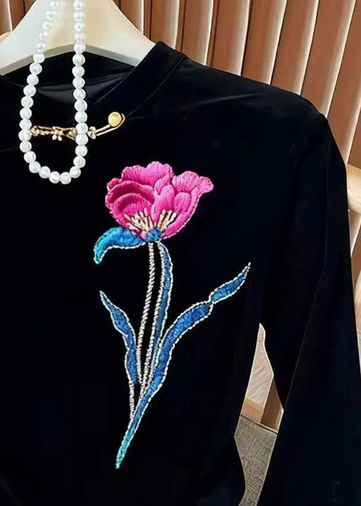 Beautifully Crafted Blouse in a Classic Style