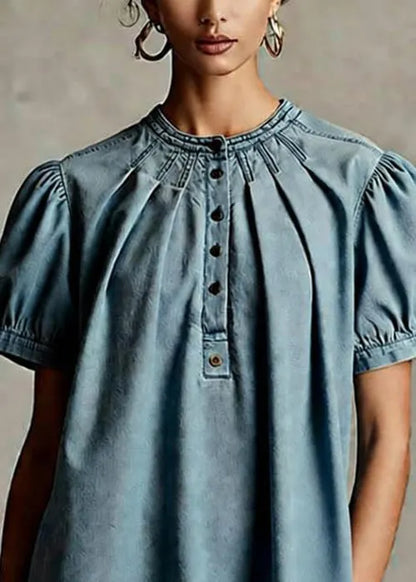 Effortlessly Elegant Top with a Timeless Design