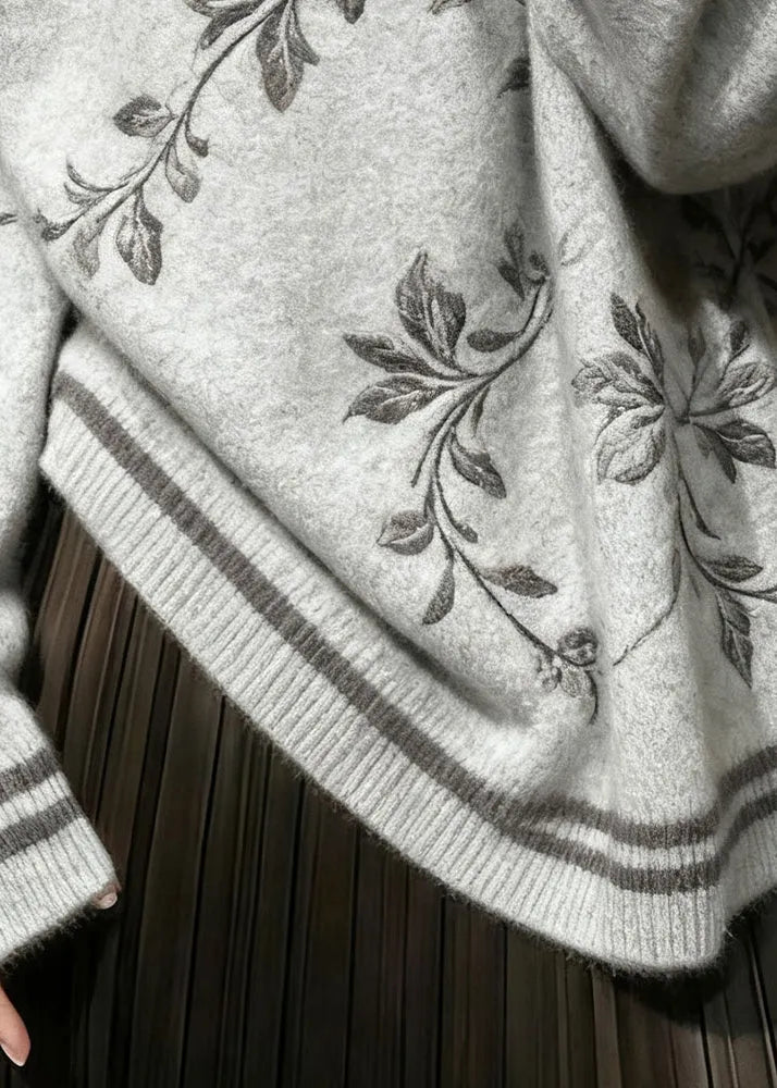 Effortlessly Elegant Sweater with a Timeless Design