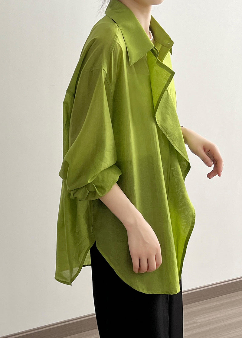 Classic Vintage Shirt with a Flattering Fit