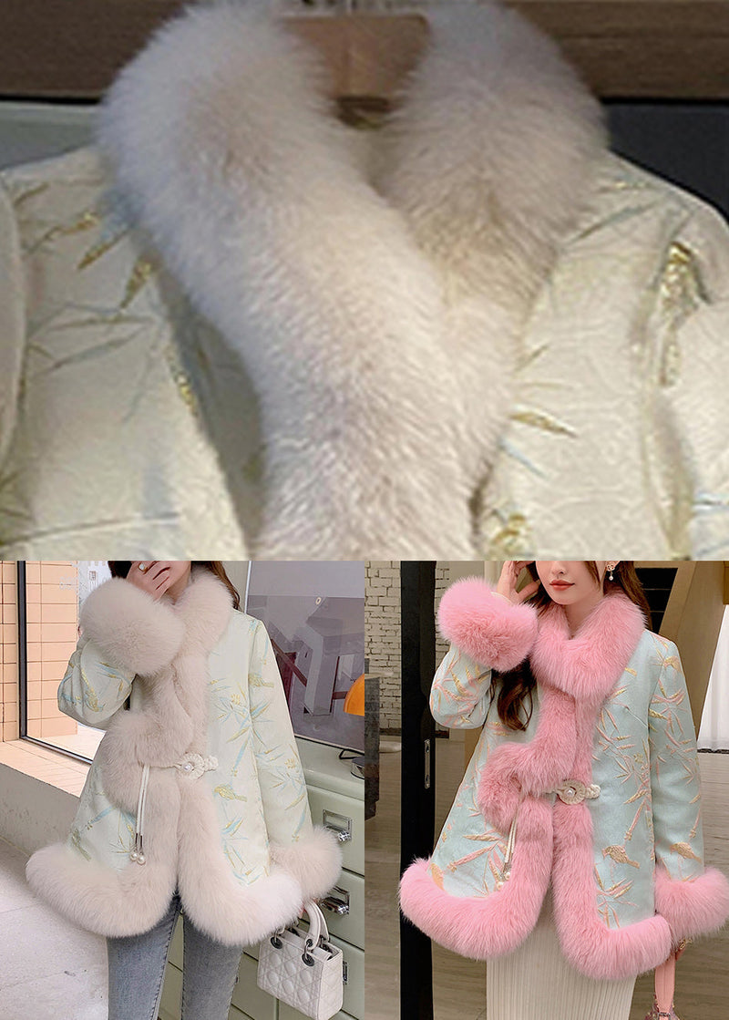 Beautifully Finished Coat in a Timeless Design