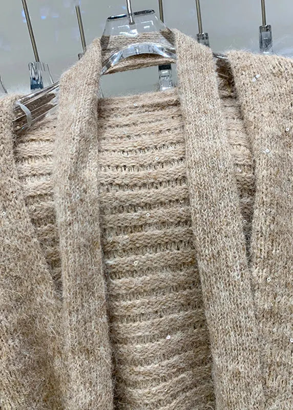 Effortlessly Elegant Cardigan with a Timeless Design