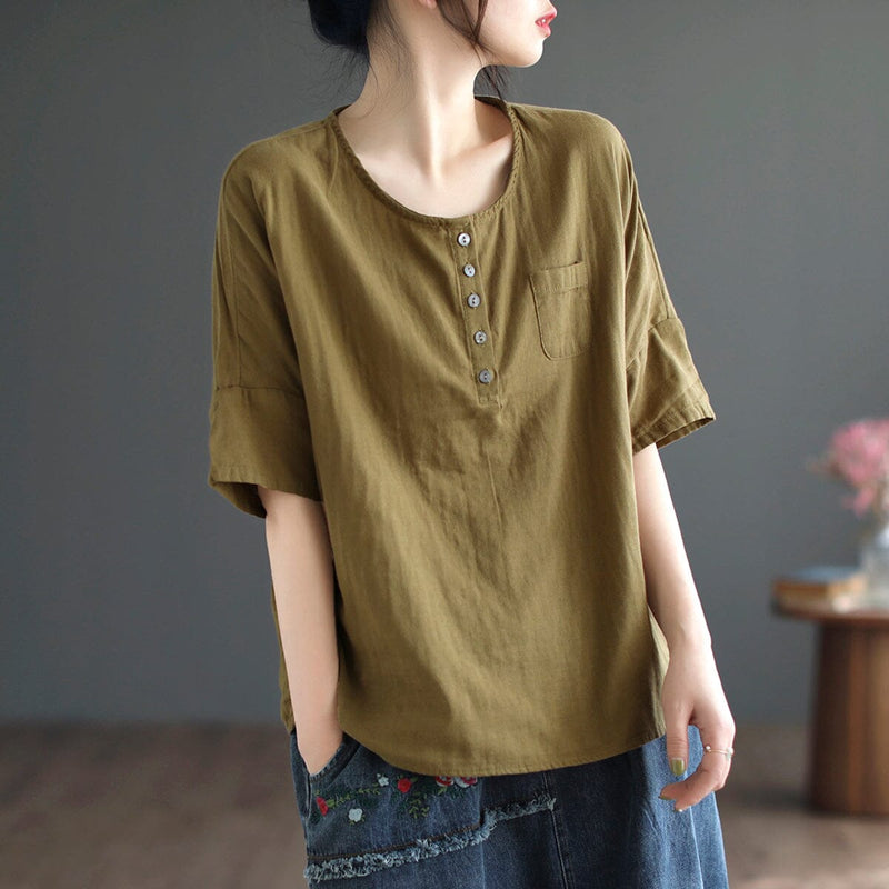 Effortlessly Elegant T-Shirt with a Timeless Design