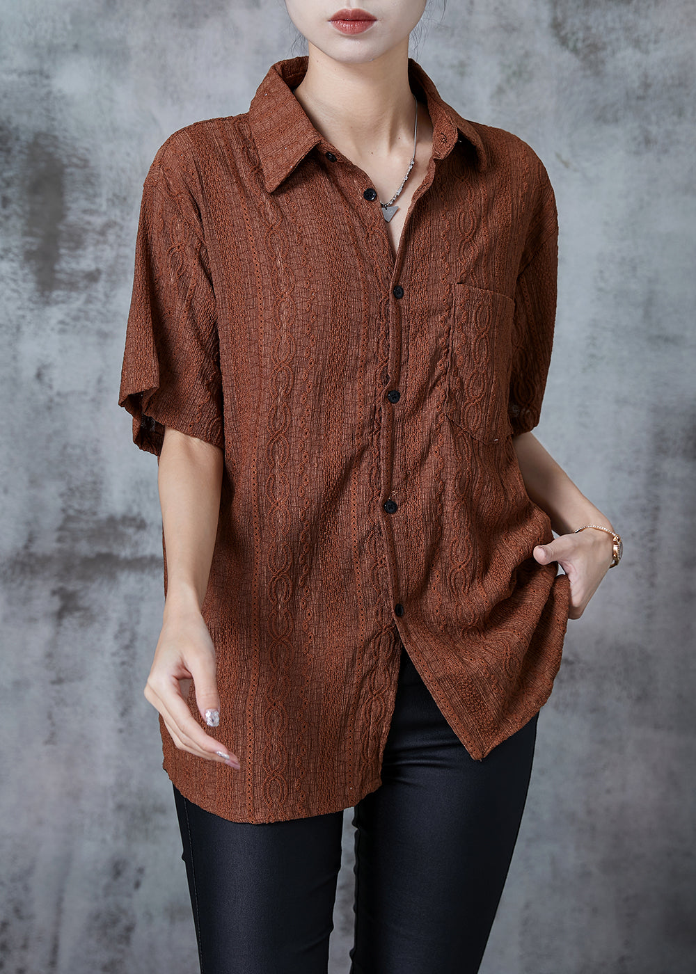 Effortlessly Elegant Shirt with a Timeless Design