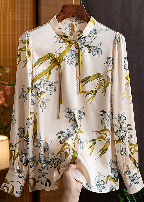 Well Tailored Top with a Graceful Silhouette