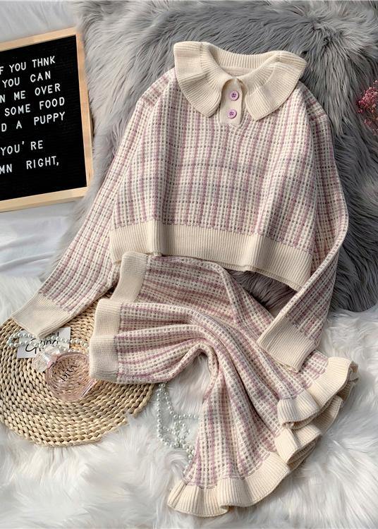 Classic Vintage Sweater with a Flattering Fit