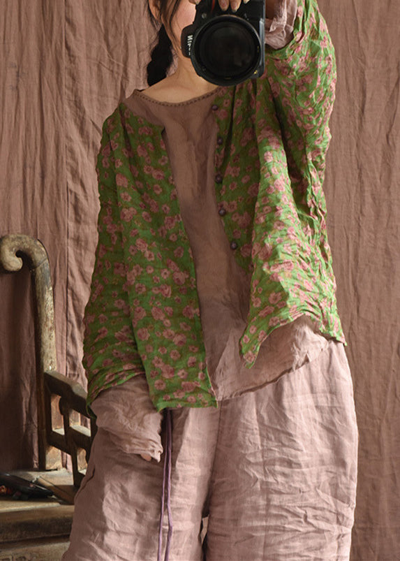 Classic Vintage Blouse with a Flattering Fit