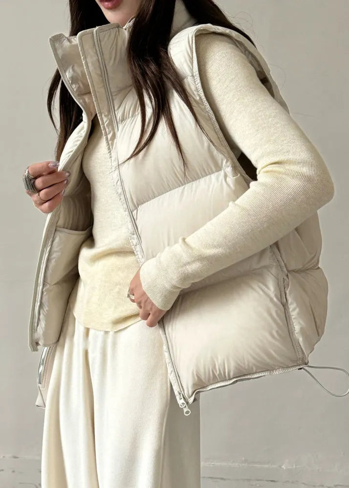 Well Tailored Coat with a Graceful Silhouette