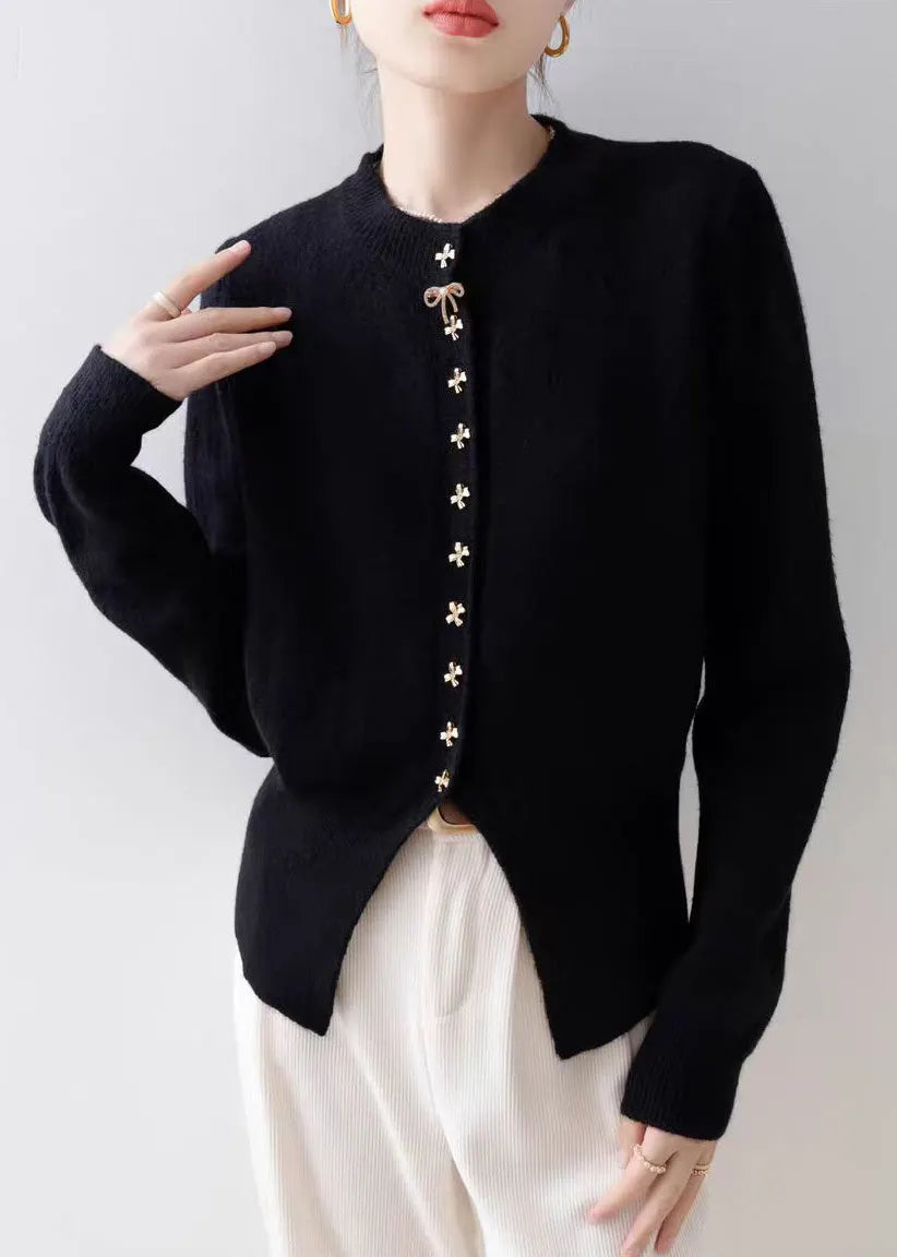 Effortlessly Elegant Cardigan with a Timeless Design