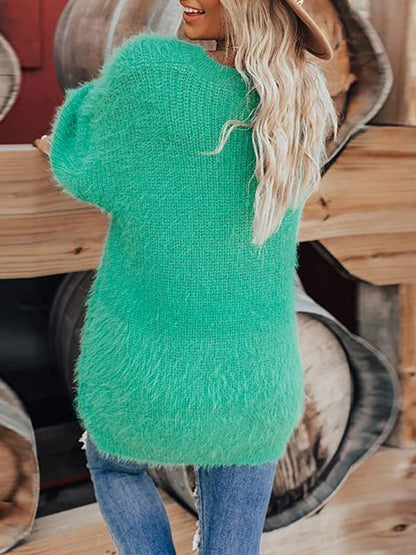 Well Tailored Sweater with a Graceful Silhouette