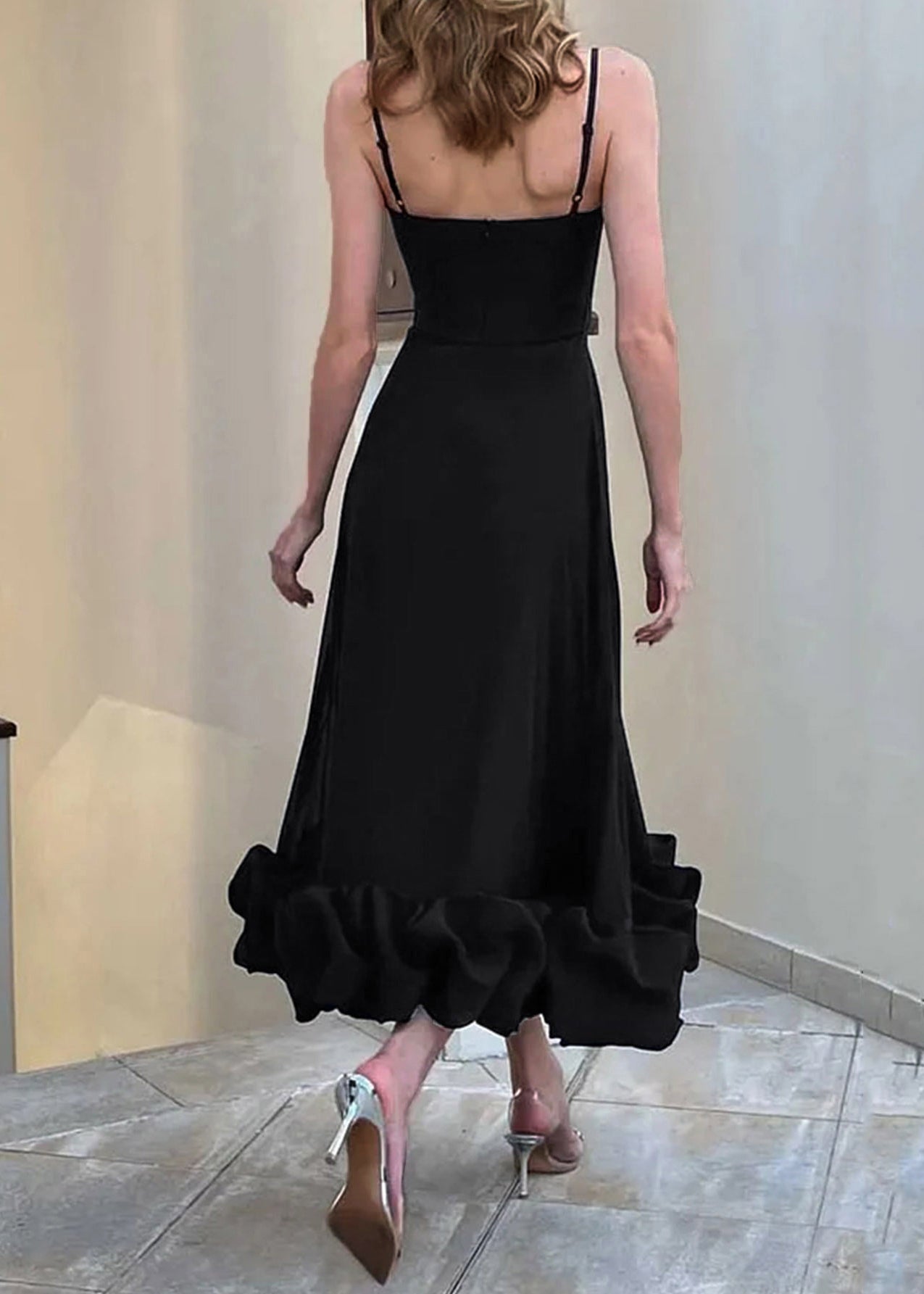 Beautifully Crafted Dress in a Classic Style
