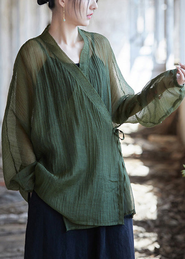 Well Tailored Top with a Graceful Silhouette