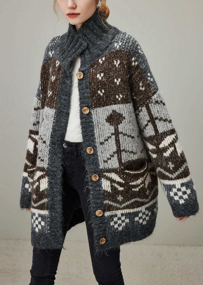 Well Tailored Coat with a Graceful Silhouette