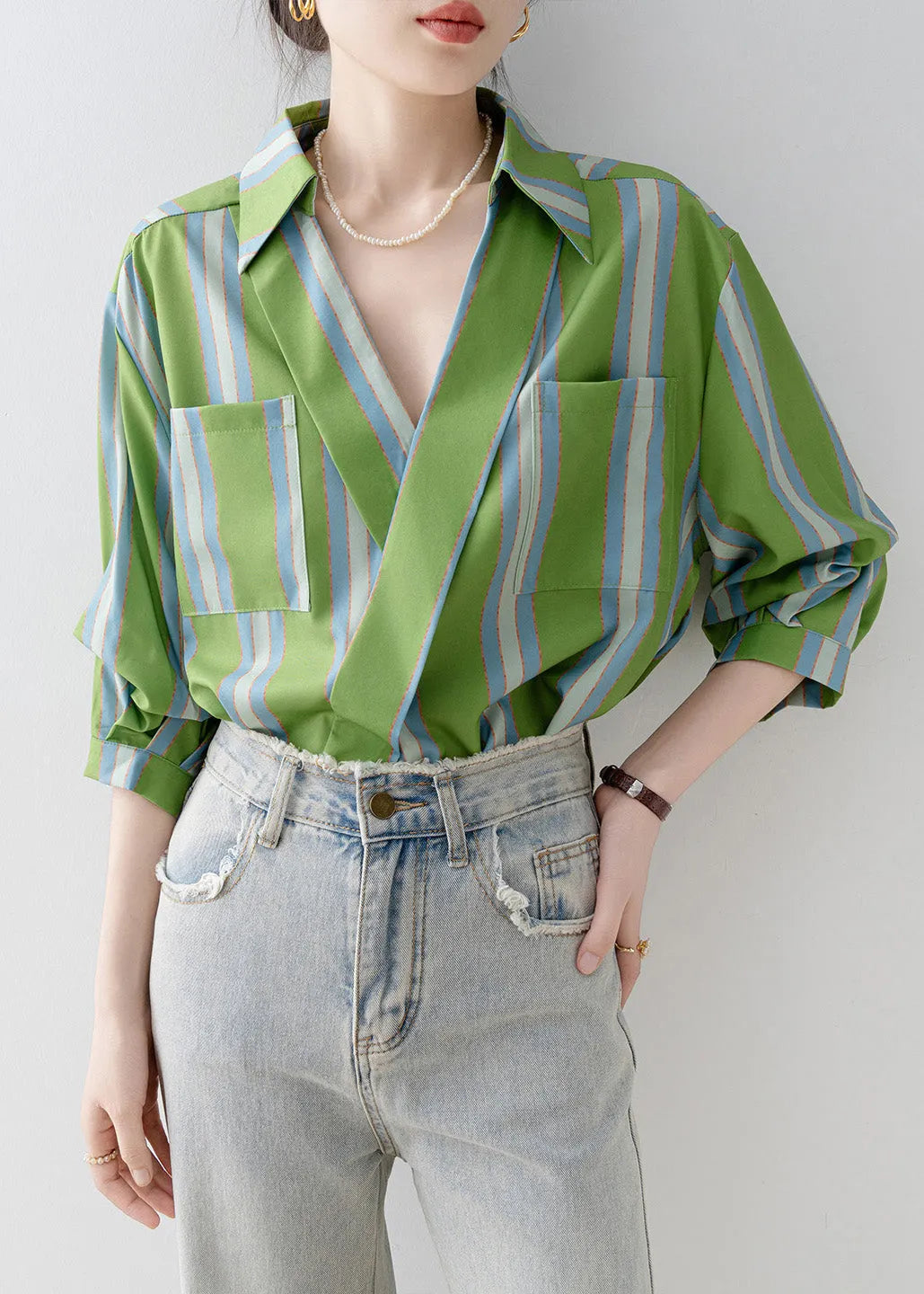 Classic Vintage Shirt with a Flattering Fit
